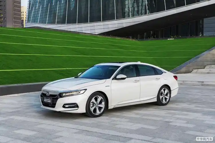 始于颜值 忠于品质 超40万车主为何选择第十代雅阁