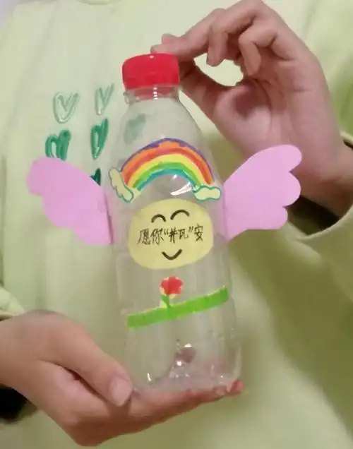 旧水瓶大改造!山大附中奥体中路学校学生变身"小设计师"