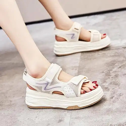 运动凉鞋女软底轻便夏季平底老爹厚底松糕休闲罗马沙滩鞋户外女款