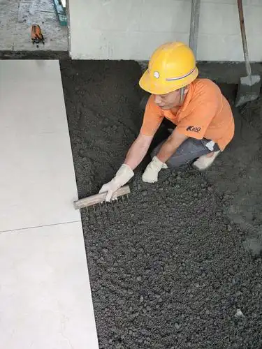 7,综合楼三层走道地砖铺贴