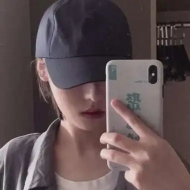 长发半遮脸头像