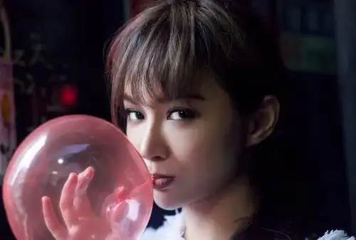 飞儿乐队詹雯婷也长胖了,38岁身材发福,过气歌手混得不如网红