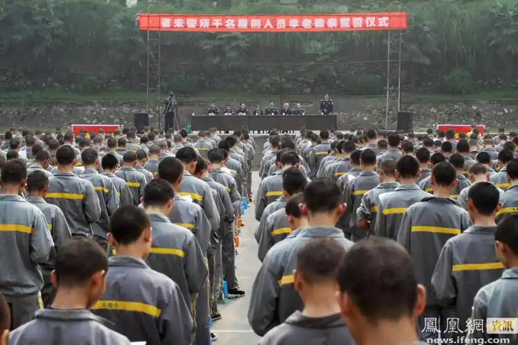 2010年10月19日下午,武汉,湖北省未成年犯管教所,全体服刑人员集体