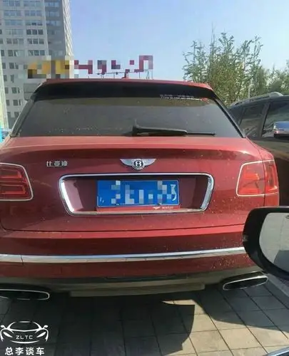 远看是宾利近看比亚迪这新款比亚迪不错得5万多块钱吧