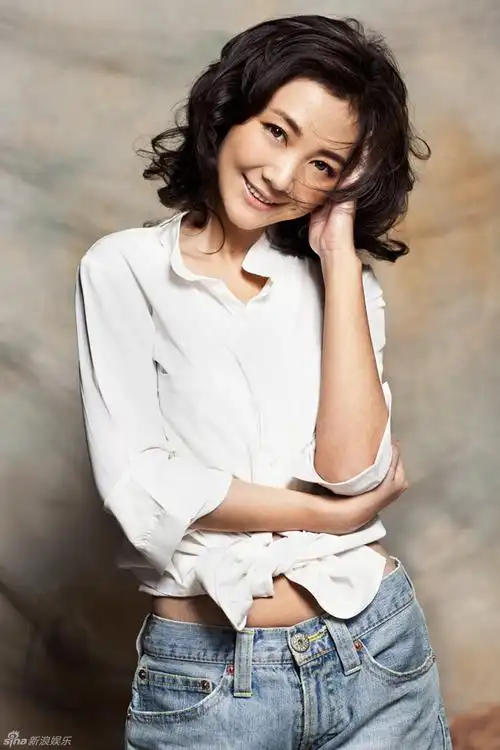 赵雪莲白衣知性