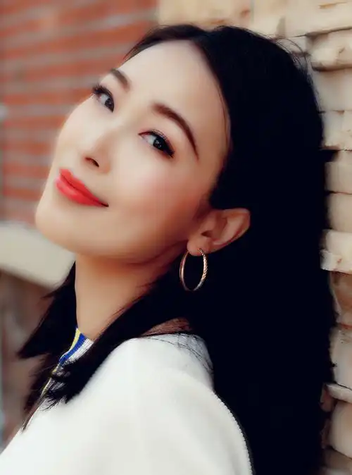 p data-id="gnbtn7zt36">李欣欣,1983年12月2日出生于 a target="