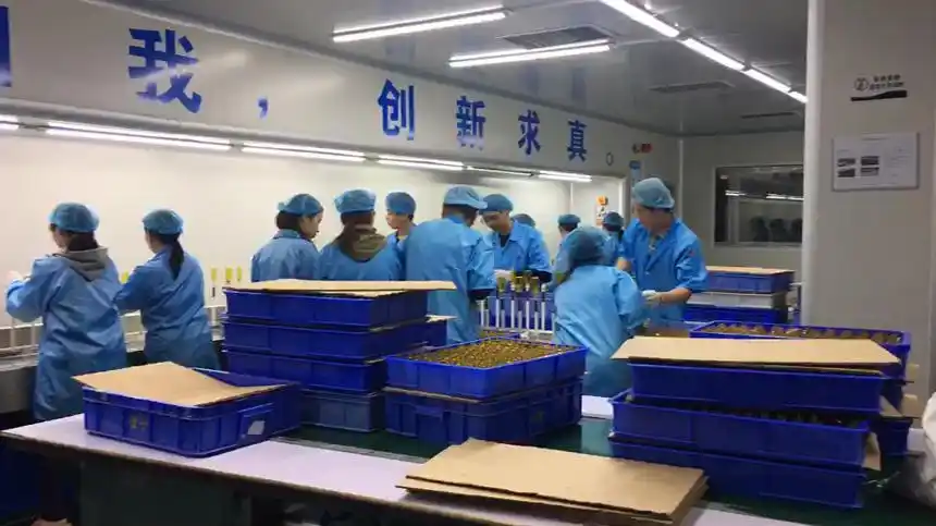 广州化妆品包装瓶生产,工厂流水线实拍