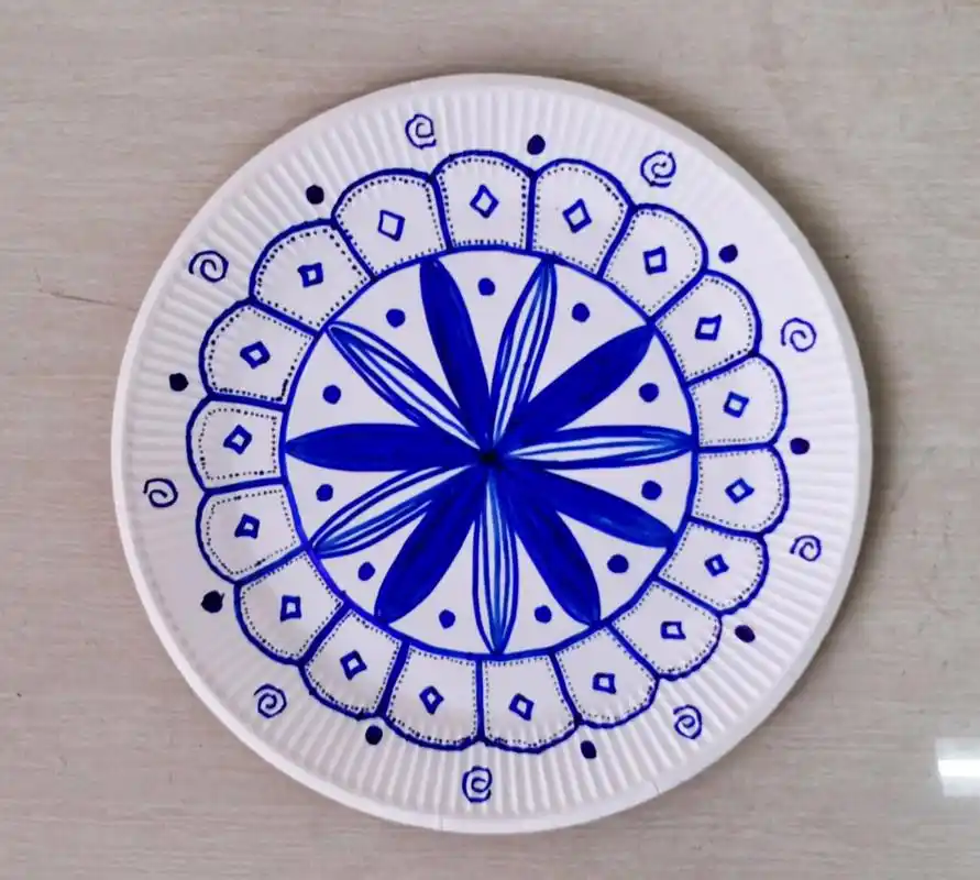 青花瓷纸盘画 #画画的日常# #青花瓷# #幼儿园环创# #青花瓷# #画画