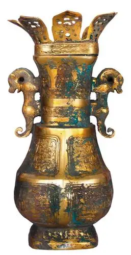 26年来,肖岗已修复七八十件有文物价值的青铜器,60多件鎏金作品,有