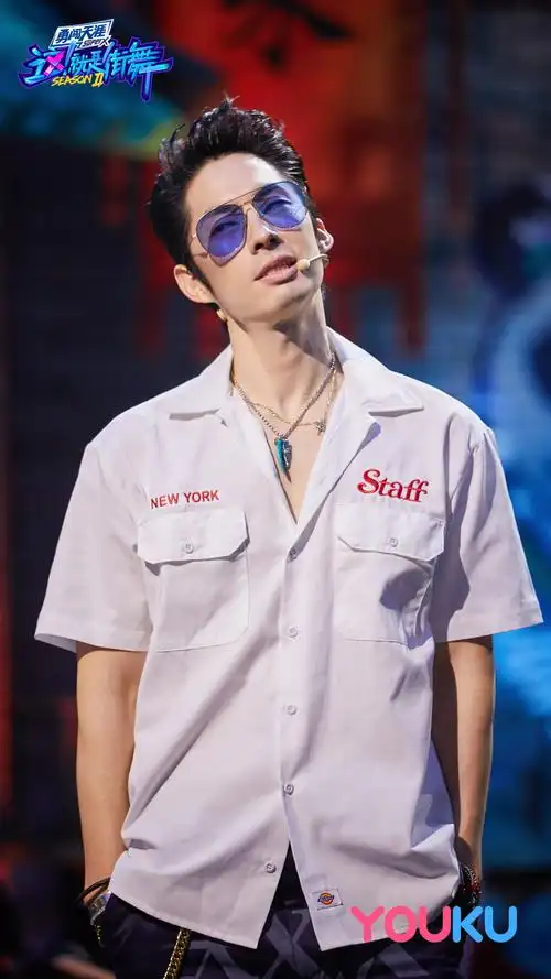 时尚潮男吴建豪 混搭风也能这么玩__凤凰网