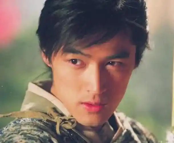 告别13载,再看胡歌薛佳凝,才懂分手是他们最对的选择