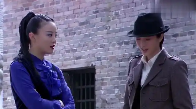 喋血孤岛:蓝莲到与红叶约定的地点,被告知二当家有问题!