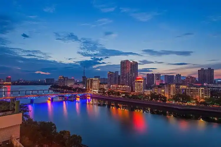 铅山县位于江西上饶市九成以上游客都读不对这个地名