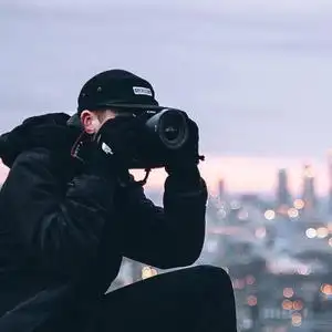 明三手机摄影头像