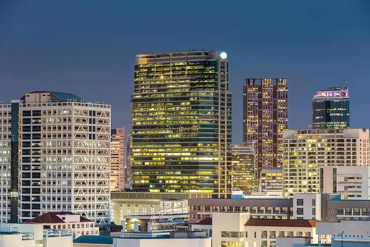 泰国曼谷商业区的城市夜景