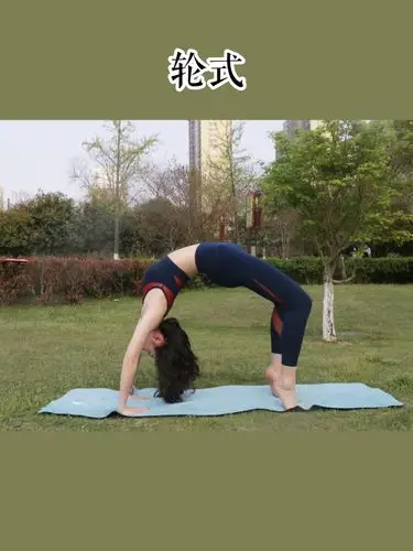 瑜伽简易后弯开肩体式,舒缓肩背,改善体态_keep