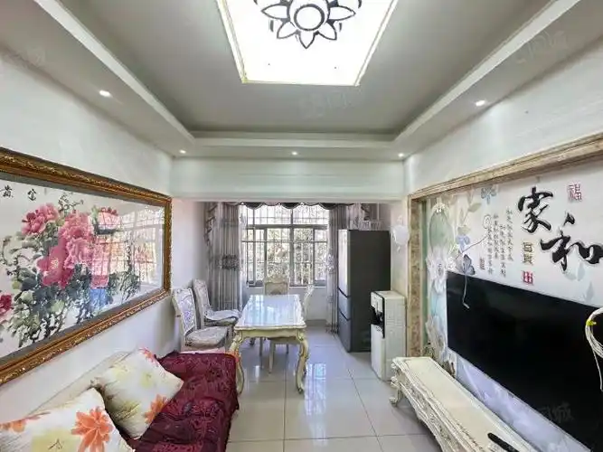 莲花池正街民族大学北院旁三楼带家具家电1700出租