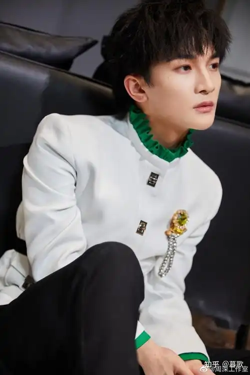 如何评价周深在《创造营 2021》决赛中表演的《champions》? - 知乎