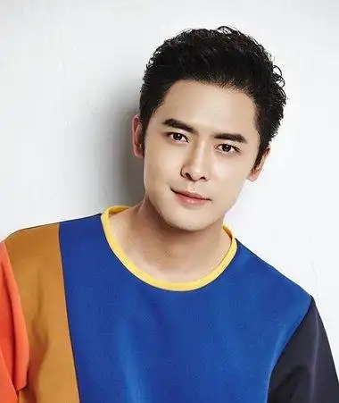 眼看着2017年的双十一就要到了,时尚的圆脸胖男生们想要拥有帅气发型