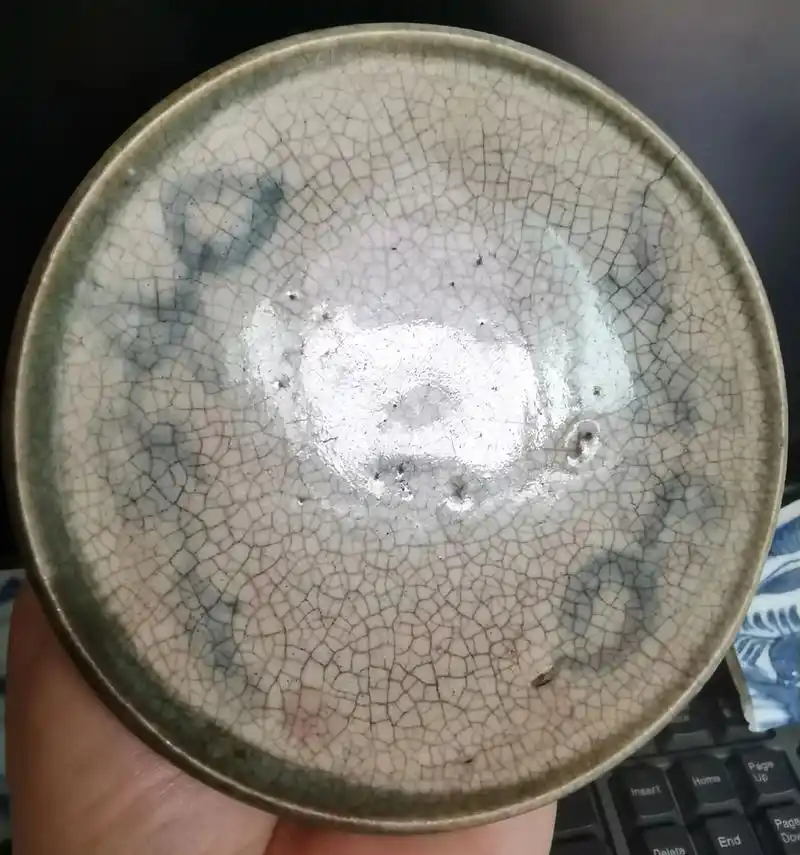 明代～青花哥釉高脚供盘 高脚供盘是古代供奉祖先牌位的摆件,也 - 抖