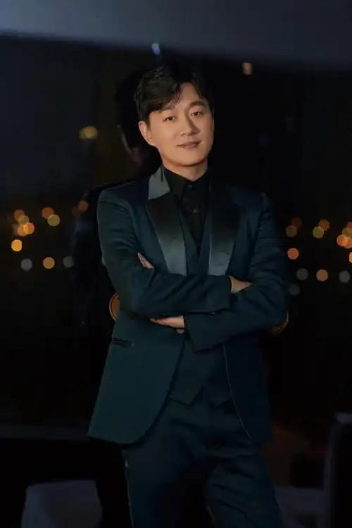 帅气男明星佟大为西装写真18