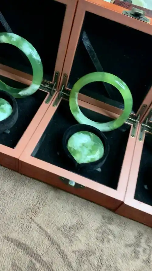 陈师傅玉器加工厂!新年礼品镯子套装!支持定制!