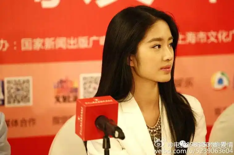 大穿dior,走仙女人设,杨采钰能成为第二个刘亦菲吗?