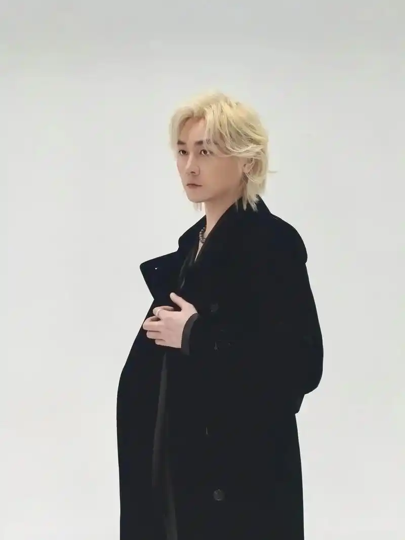 你倒是逍遥快活,留家人们到处流浪09#张大仙 #张大仙白发造 - 抖音