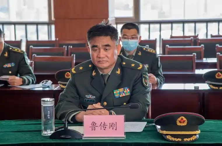 鲁传刚指出,高校在助力实现党在新时代的强军目标中具有特殊地位和