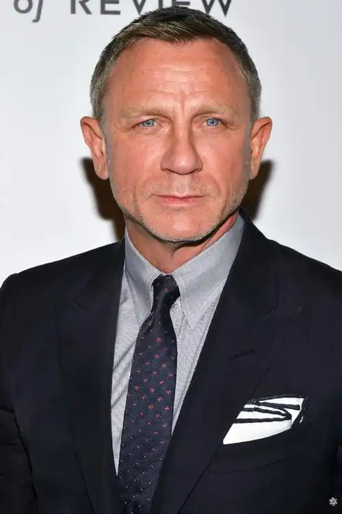 52岁丹尼尔克雷格现身活动影史最硬汉的007演员即将荣耀谢幕