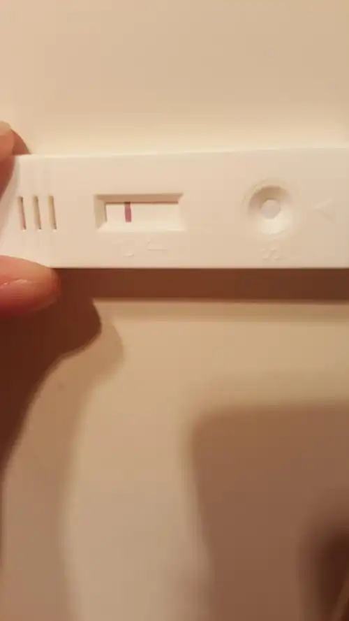 我月经延后11天今天测到弱阳是怀孕吗?这正常吗?