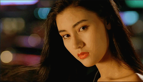 50岁李嘉欣一亮相就成焦点四肢纤细如少女可一口黄牙暴露年纪