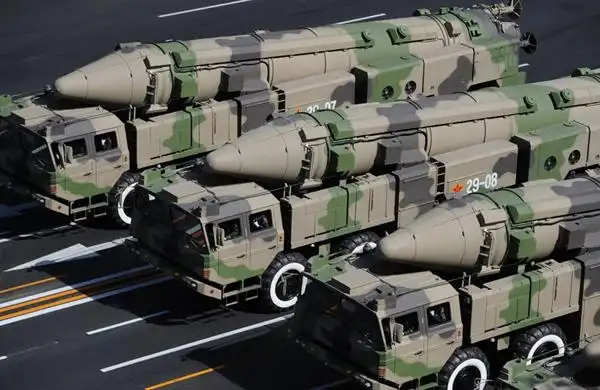 从新中国国庆阅兵看人民解放军武器装备的发展_军事频道_中国广播网