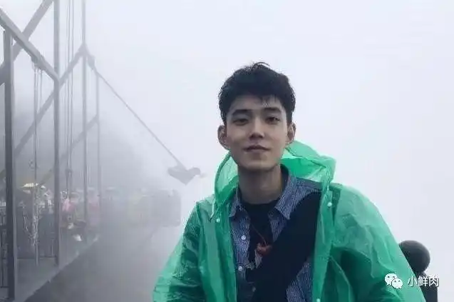 帅哥在民间路人镜头下的野生小哥哥