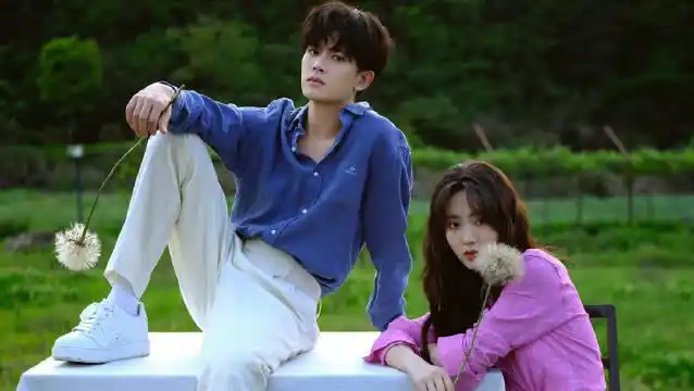 任嘉伦邢菲初夏氛围感大片#任嘉伦邢菲初.