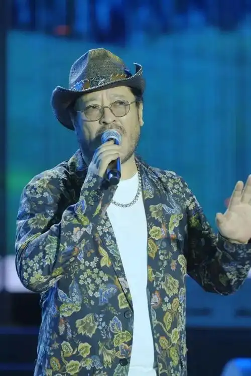 著名歌手央金兰泽,呼斯楞,敖日其楞,金波,亚东等及著名舞蹈演员李德戈