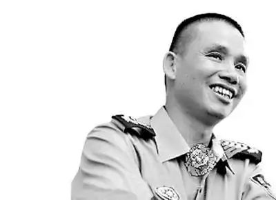 保安副队长受过训练 不是鲁莽行事