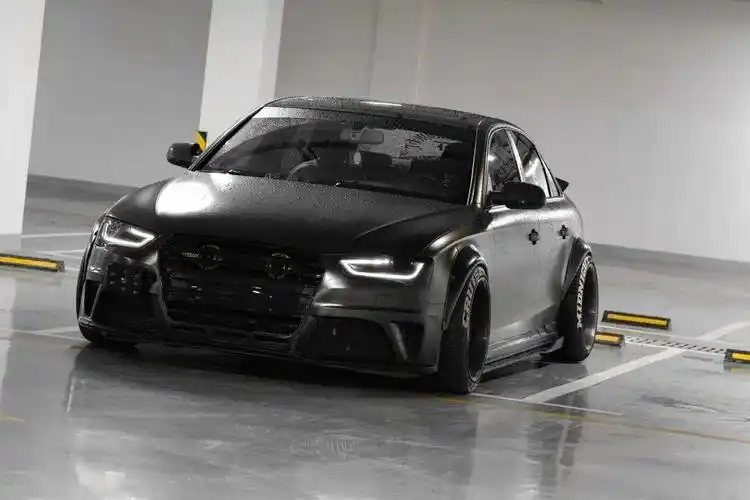 这辆宽体低趴黑武士奥迪a4l竟是被家人草率安排给车主的