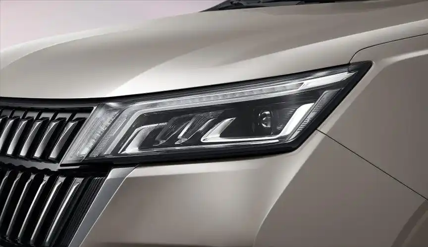 698105万元五菱银标首款7座预售发布