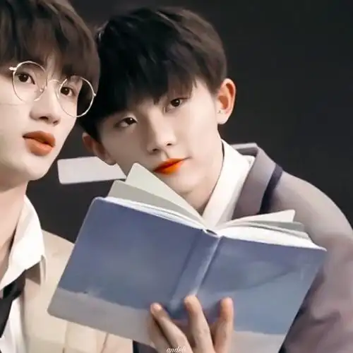 三代文轩情头双人抱图dd