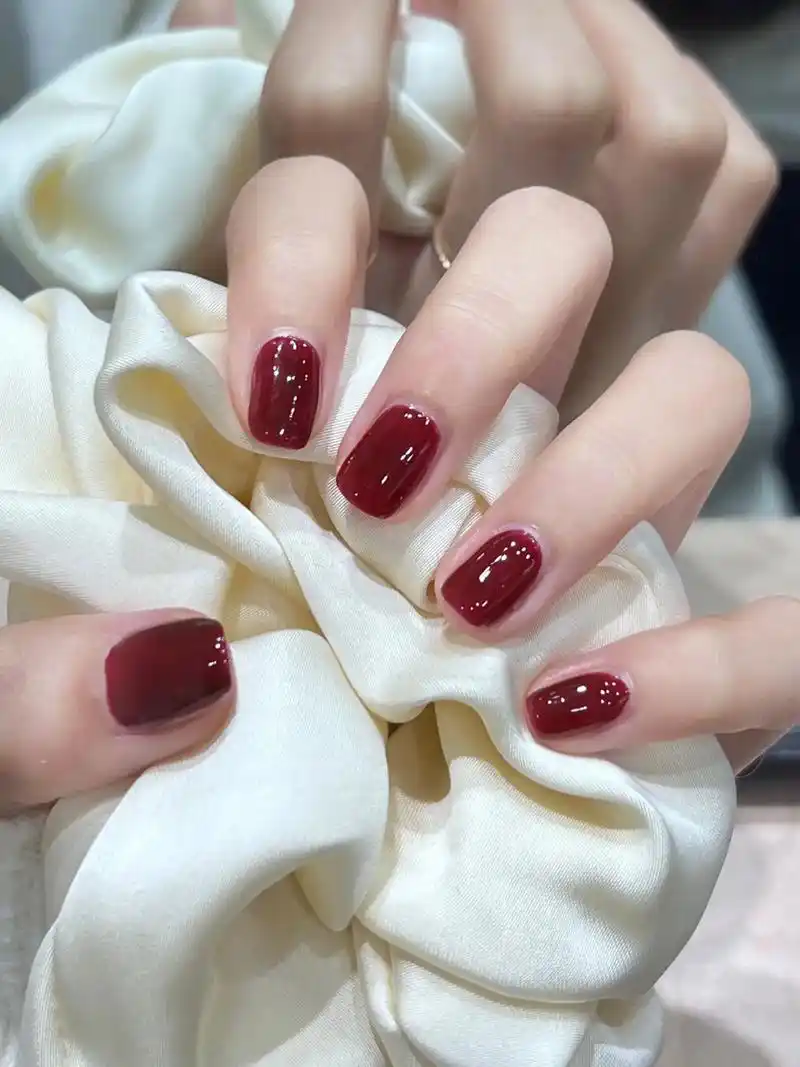 车厘子色美甲909691超级显白哦～红色真的显白显白显白!