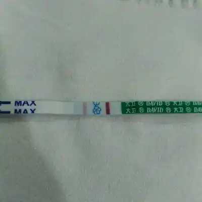 能看到两条杠吗?好浅的第二道杠,能确定怀孕了吗?