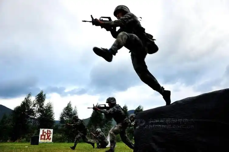 纪念八一:东海飞龙特种部队训练掠影