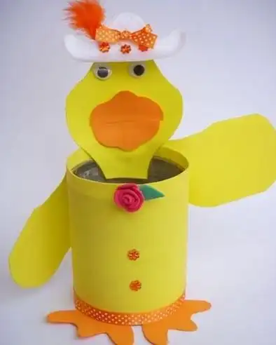 废物利用小制作:罐头瓶做小鸭子卡通笔筒_最新手工作品-简笔画大全