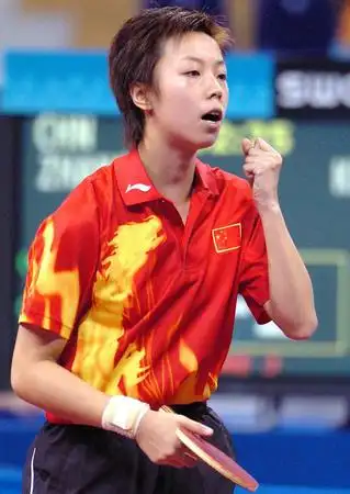 图文乒乓球女子单打决赛张怡宁握拳呐喊