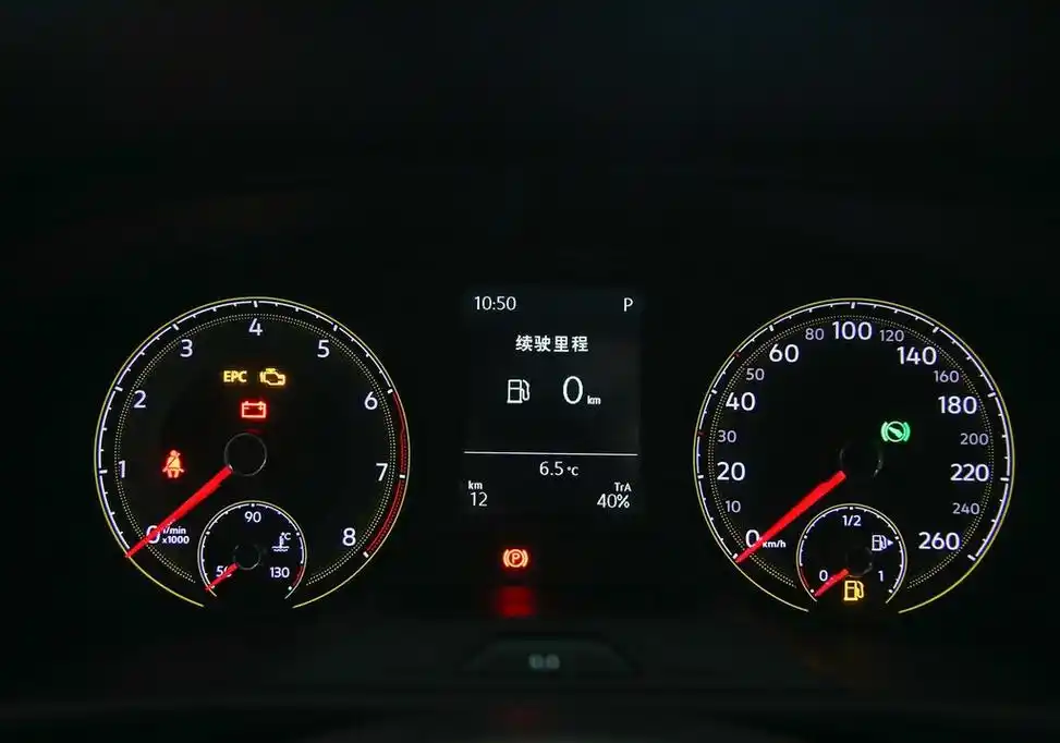 大众朗逸车型的仪表盘指示详解如下:发动机故障指示灯:在点火开关处于