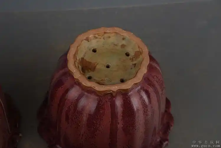 宋钧窑蚯蚓走泥纹花盆