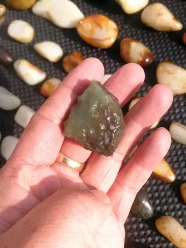 新疆和田玉戈壁料