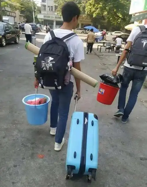 陷入困境中的施工企业,大学生纷纷提桶跑路