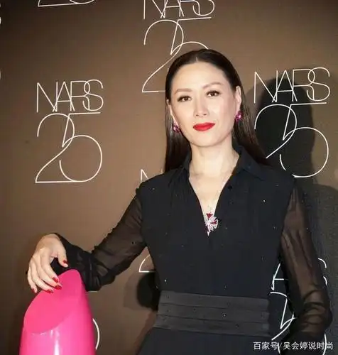 任达华妻子琦琦罕见自拍罕见自拍,身材优越身材优越